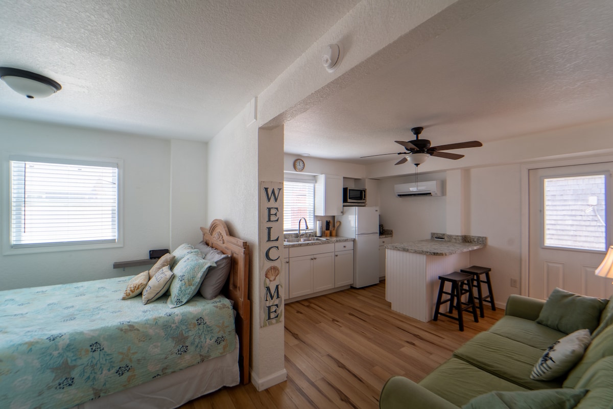 Cozy Surf Shack | Pet-friendly, Boards, & Bikes