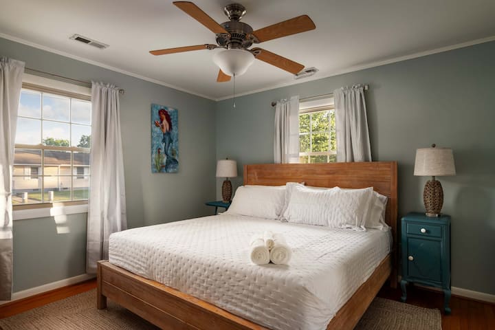 Coastal Grace | Hot Tub, Game Room, & Fenced Yard - Colonial Beach, VA