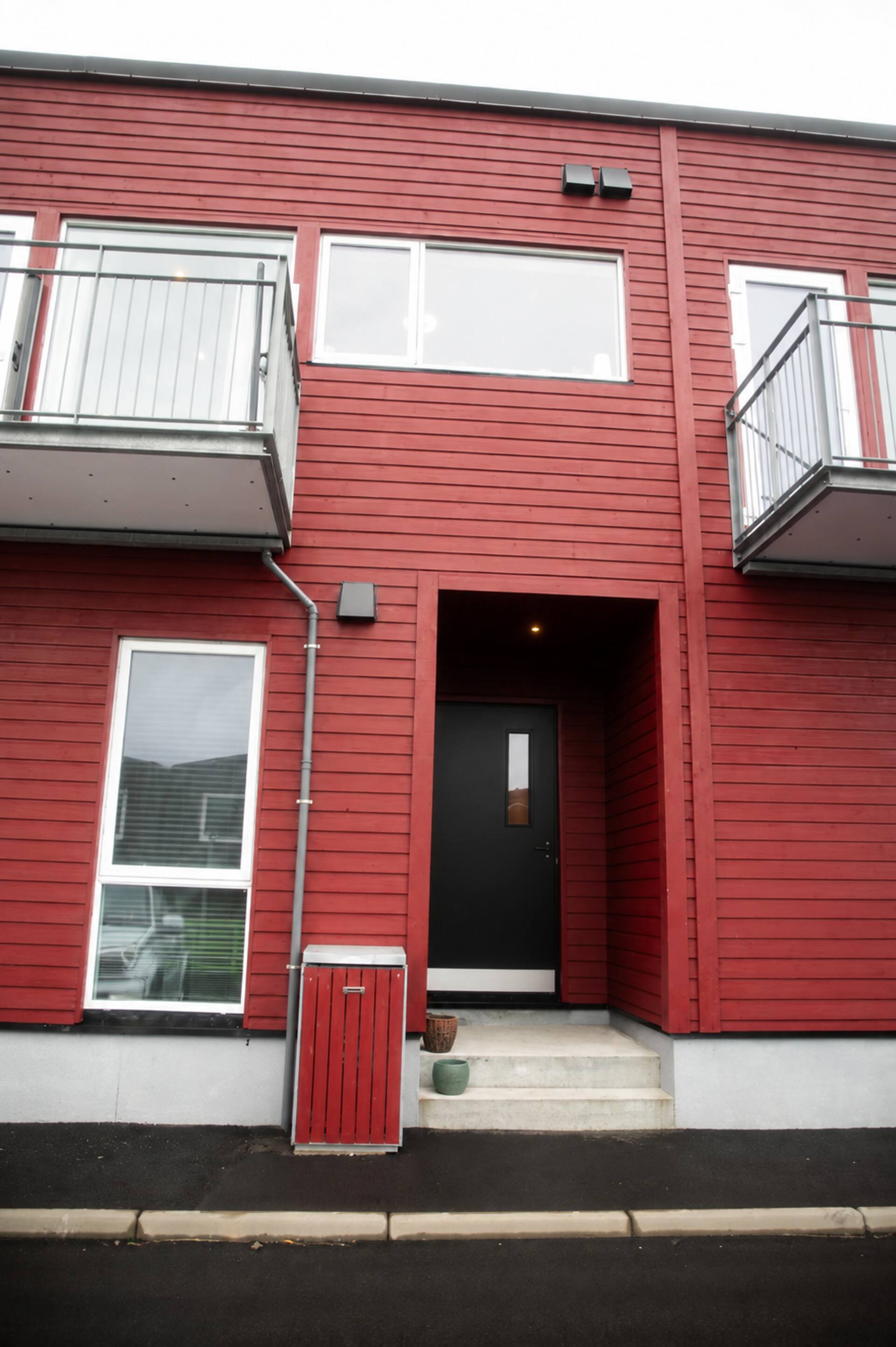 Modern apartment with ocean views in Hoyvík — photo 2