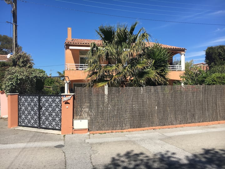 Appartement Haut De Villa Bord De Mer - 伊埃雷