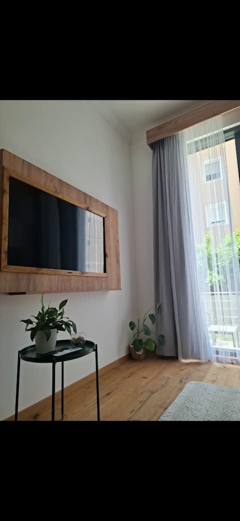 Top Airbnb: Studio Cattaro in Škaljari