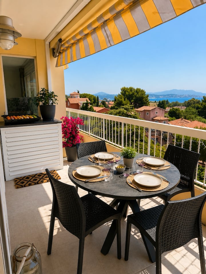 T3 Au Dernier éTage Climatisé Et Vue Mer - Bandol