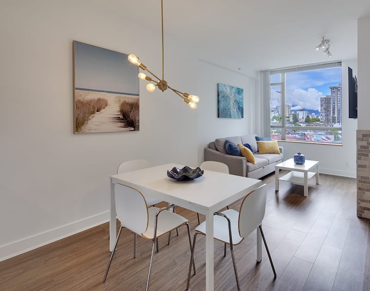 Modern Urban Sanctuary - Amazing Location! - Vancouver