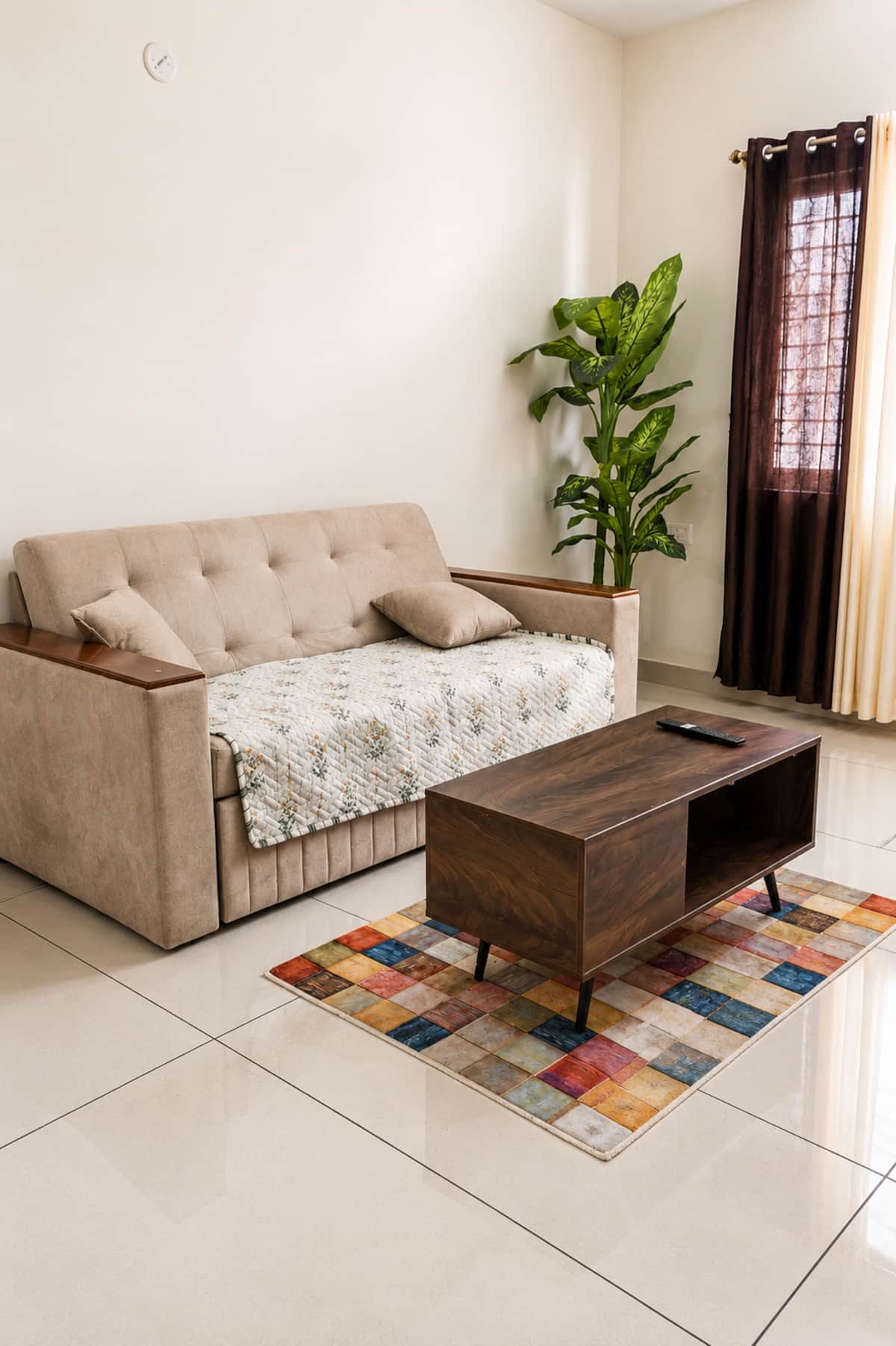 Living room image 5