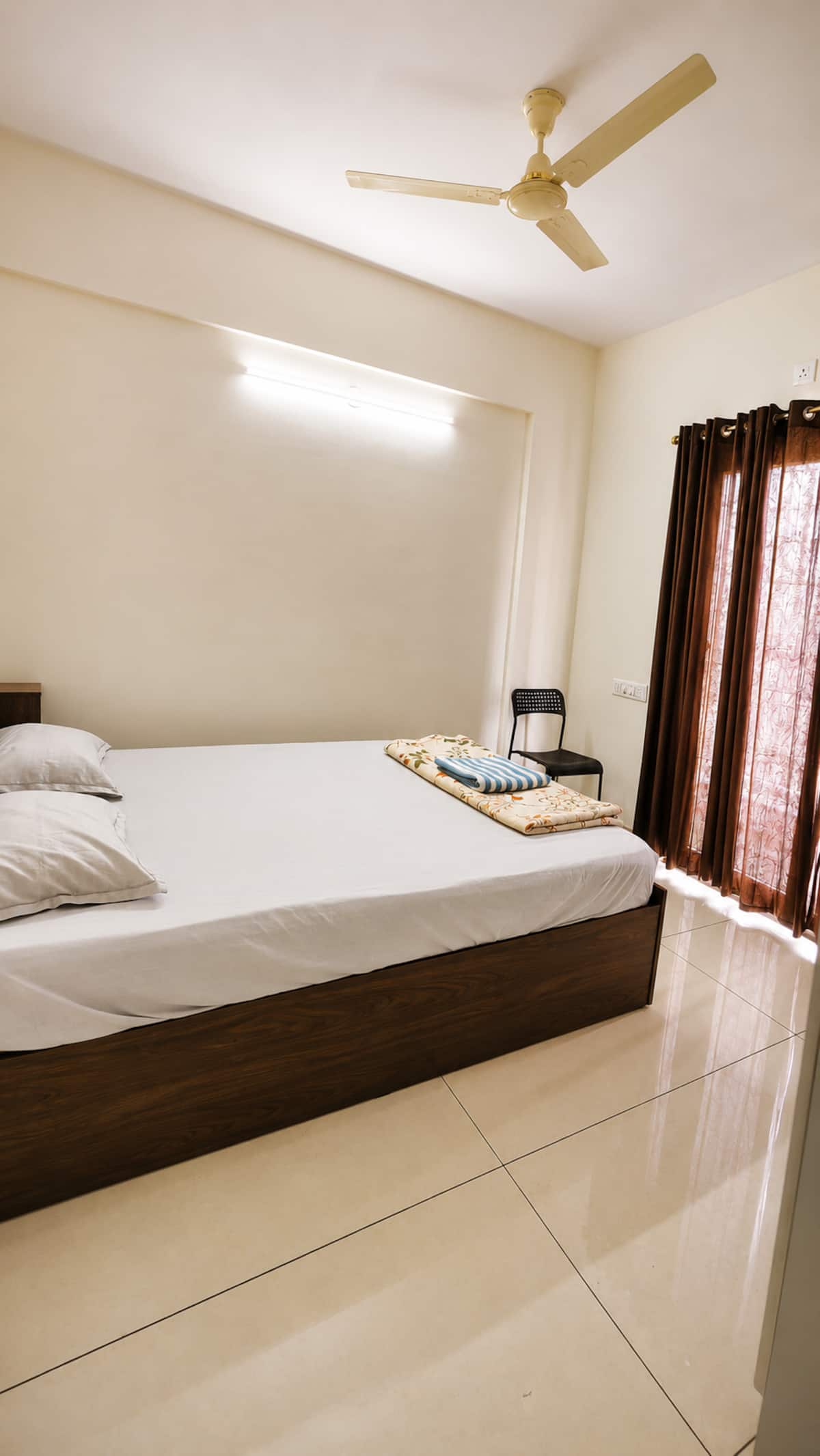 Bedroom 1 image 1