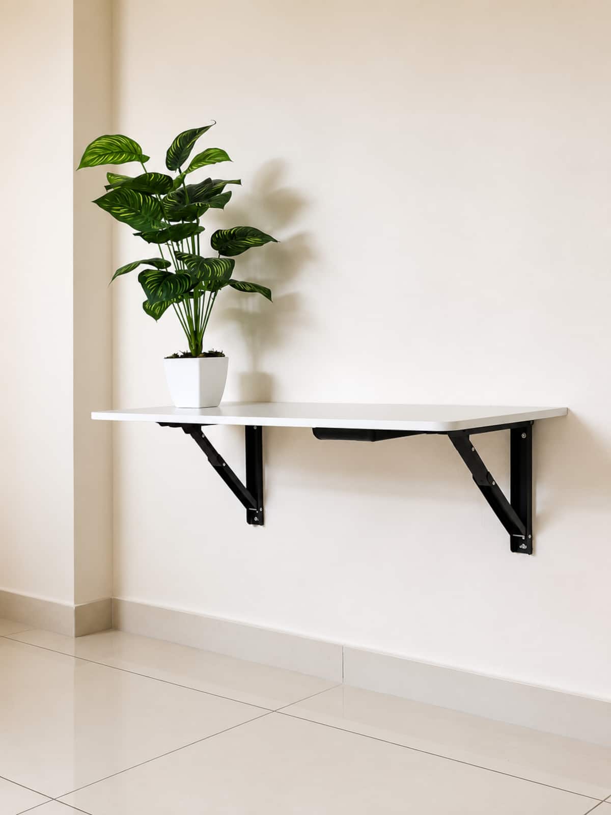 Dining area image 2