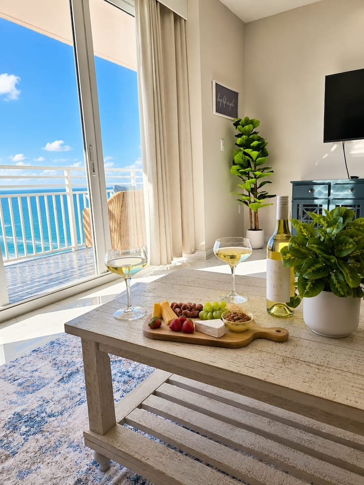 Oceanfront Luxury Condo | Pool + Beach + Arcade - Daytona Beach, FL