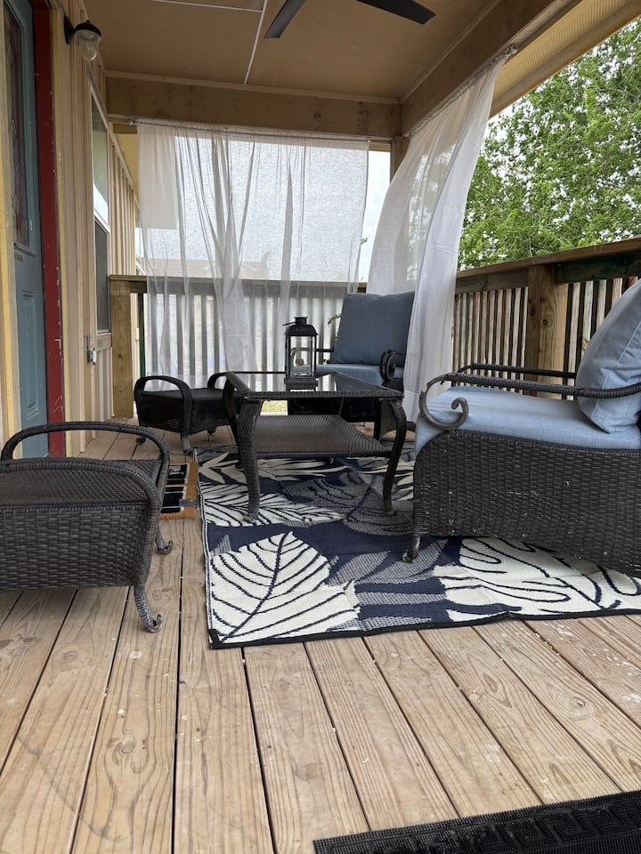 Bright & Stylish Getaway Perfect For Groups. - New Braunfels, TX