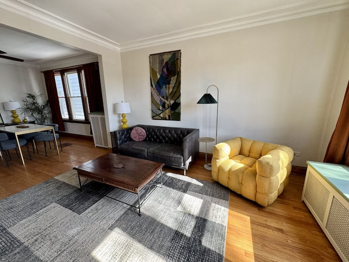 Cozy & Sunny 3 Bedroom Apartment In Jefferson Park - Niles, IL