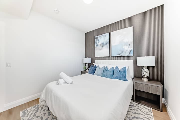 Luxury 2br Suite | Private Entrance - Calgary
