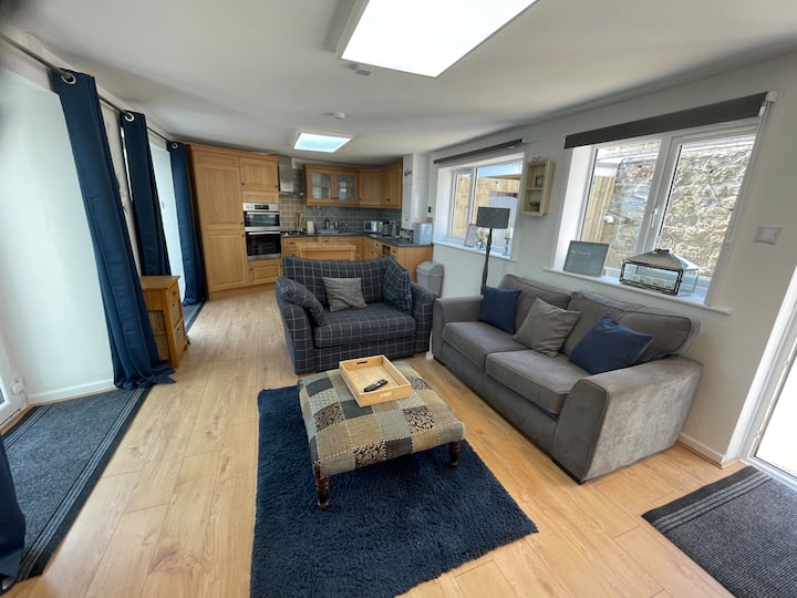 West Bay Escapes - Bridport, UK