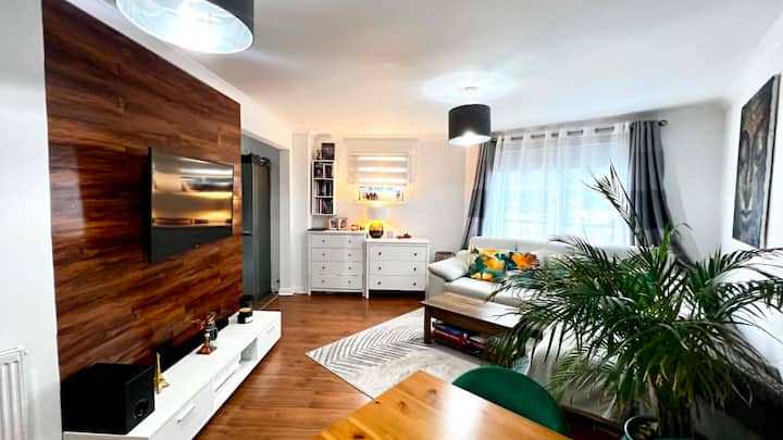 Spacious 2 Bed, 2 Bath Flat In Edinburgh - Edinburgh