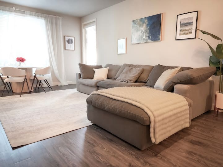 Spacious 2b/2b Unit Diamond Jamboree - Tustin, CA