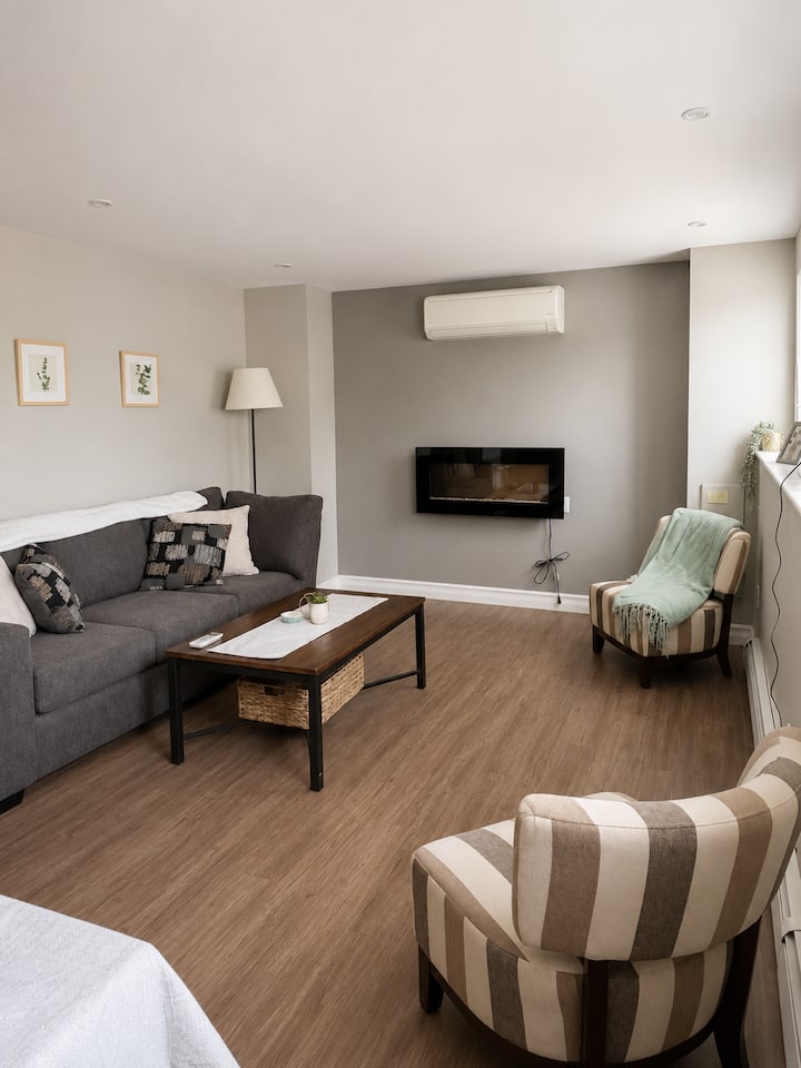Bright Furnished 2br Suite | 28+ Day Stays - Charlottetown