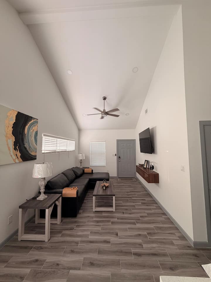 New Corporate Housing I Ev I Wi-fi I Downtown - 매캘런