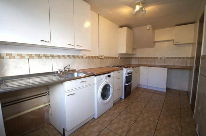 Entire 3 Bed House. Taste Of Historic Old Town - Stevenage