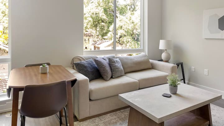 Landing | Amazing Studio In Caraleigh - Raleigh, NC