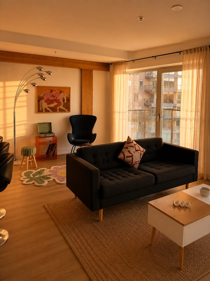 Downtown 2br Condo With A Beautiful Sunset View - Concordia University
