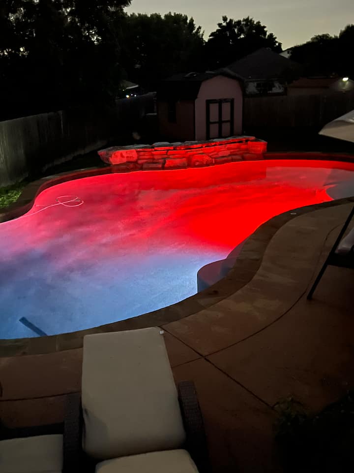 Luxury Private Pool Retreat | The Rim & Six Flags - San Antonio