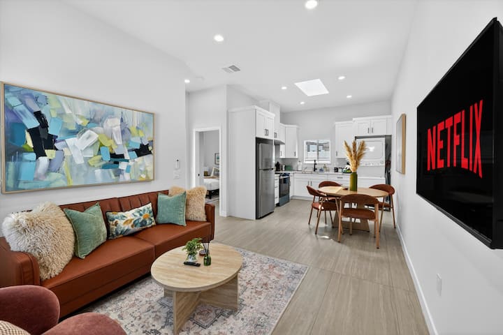 Golden Hour Retreat |Near Disney, Anaheim, Beaches - Orange County, CA