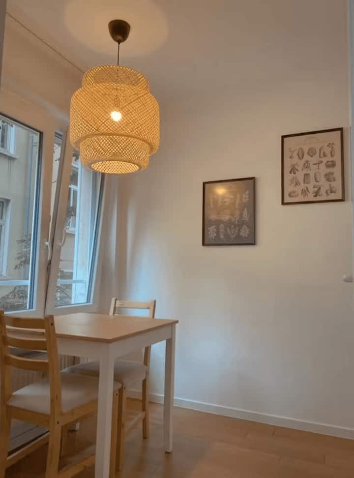 Fancy 2br Apartment Near Grüneburgweg Station - Fráncfort del Meno