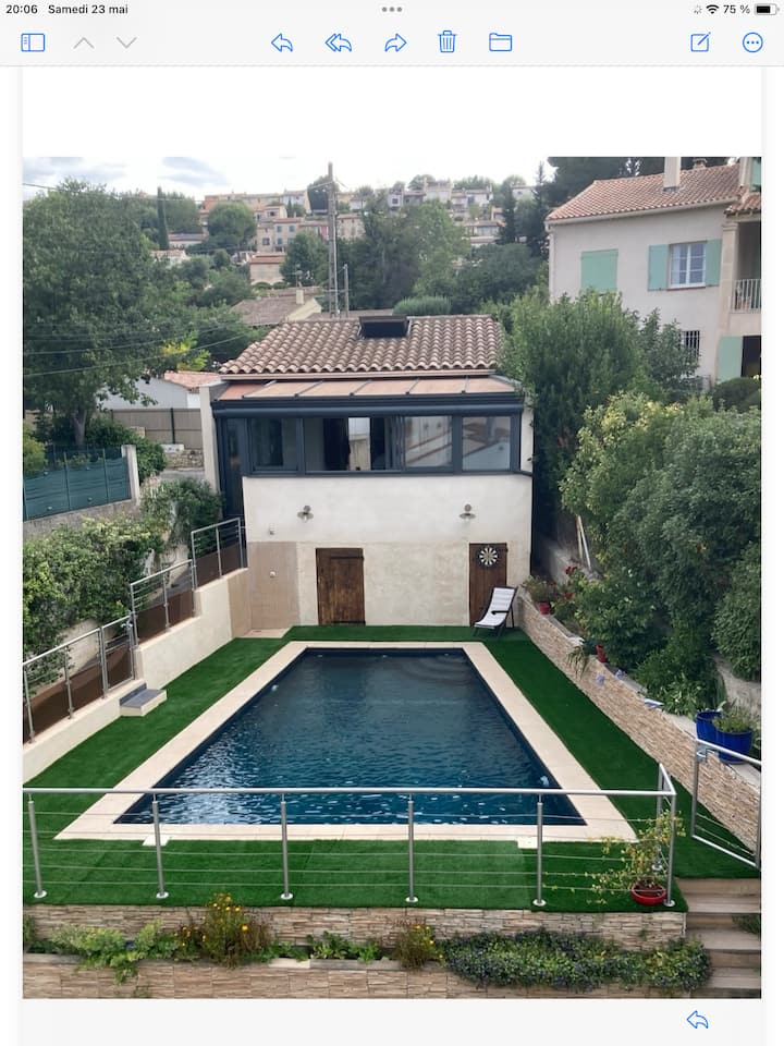 Un Endroit Provençal Près Daix-en-provence - Éguilles