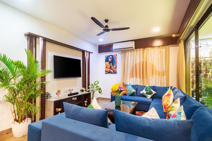 Living room image 7