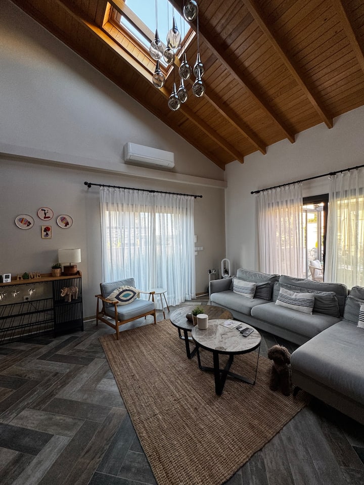 Stylish Urla House With Garden - Çeşmealtı