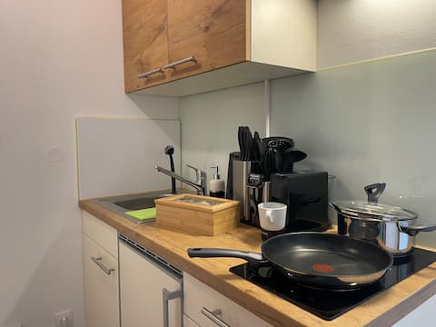 Beliebte Airbnb-Anzeige: NEU Proud Hoteltower Design Apartment•23•Skyline in Augsburg