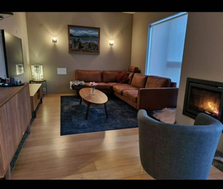 Lovely House With Patio And Garden - Reykjavík