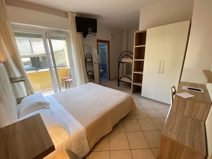 Hotel Roland - Camera Quadrupla Con Balcone - Riccione