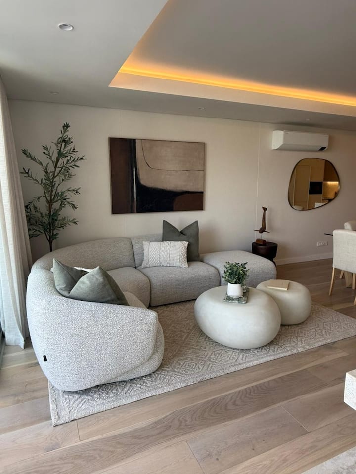 Hermanus Luxury Oceanfront Garden Jacuzzi Suite - Hermanus