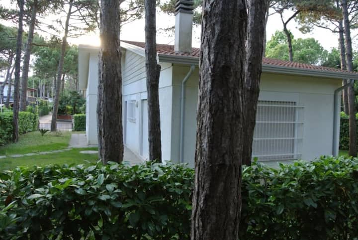 Charmante Villa Avec Jardin Et Barbecue Près De La - Lignano Riviera
