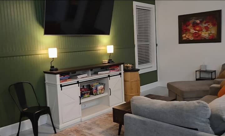 Lazy Days, Cozy Stays • Patio • Fire Pit • 2 Acre - Magnolia, TX