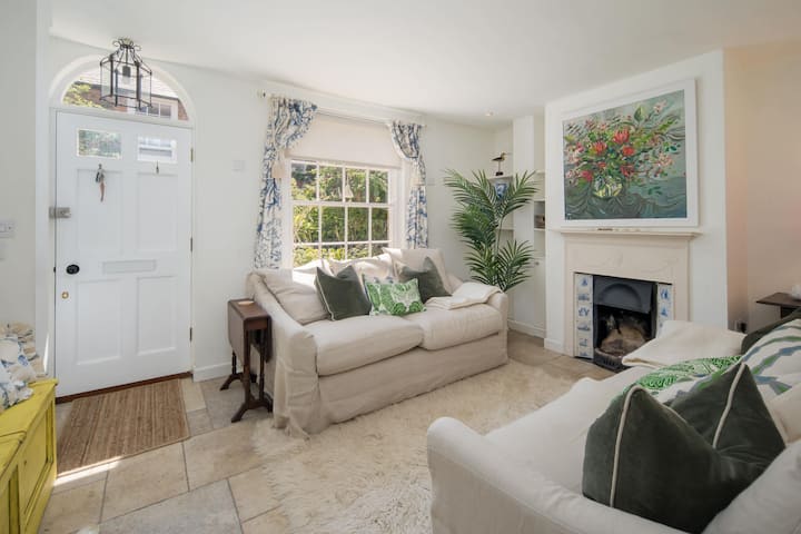 Christmas Cottage - Lymington