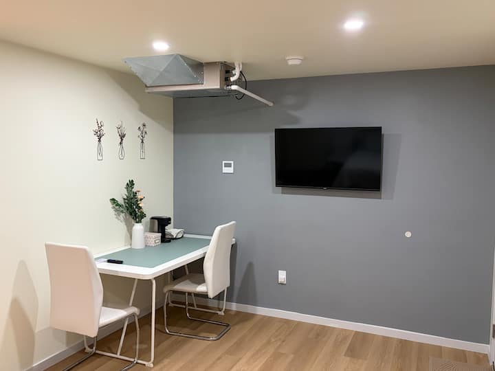 New Modern Studio Near Paine Field - Mukilteo, WA