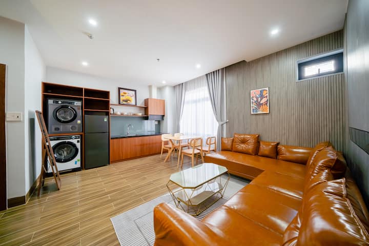 Top Floor Large Luxury 1bd Apt - 5 Walk To Beach - Da Nang