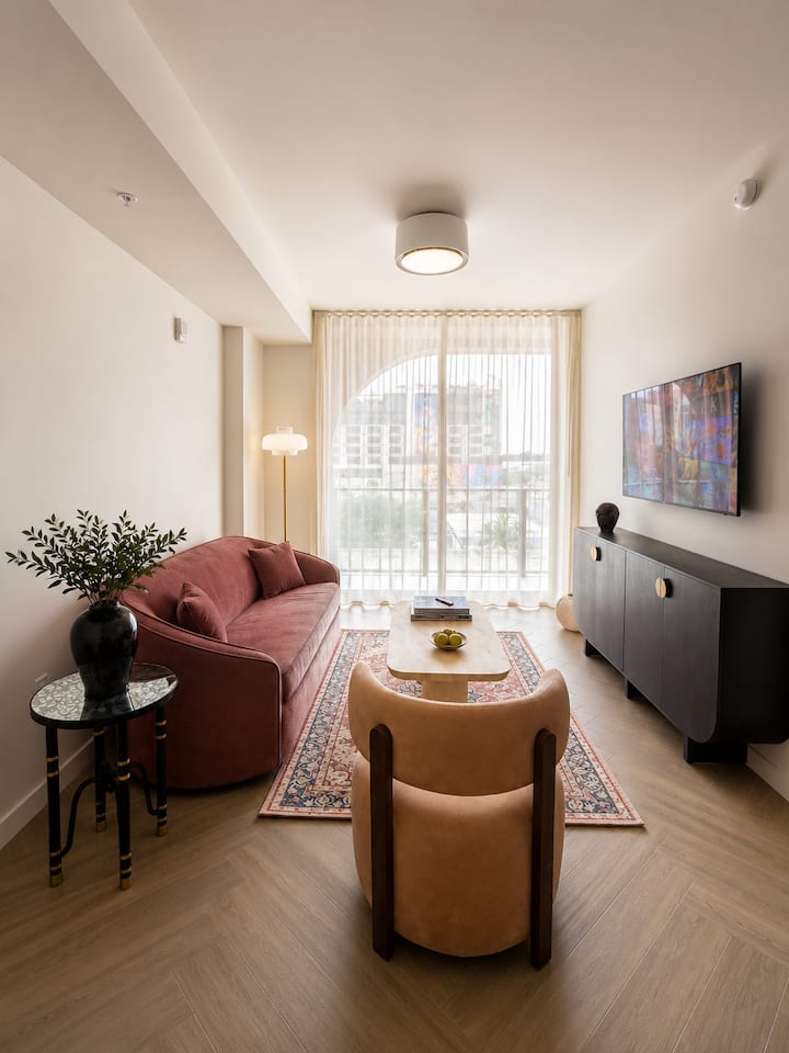 1 Br King Suite | Sofa Bed | Sleeps 4 | Kitchen - Miami, FL