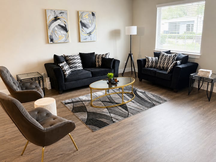 Spacious Luxe Home Near Downtown Dallas/world Cup - Lancaster, TX