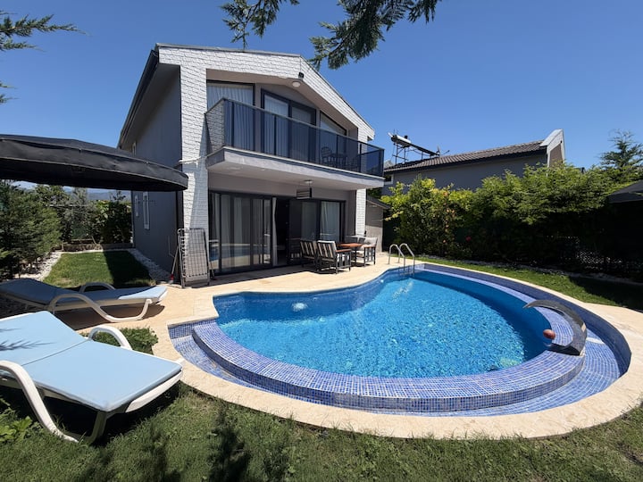Mevsim Villa 1+1 Jakuzili Havuzlu Villa - Fethiye