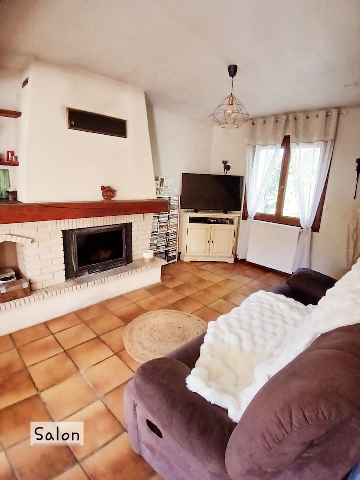 Nature Et Calme Assuré Dans Une Maison Familiale - Appoigny