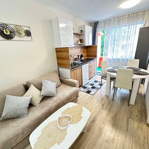 Popular Airbnb listing: Stay in the heart of Varna! in Одесос