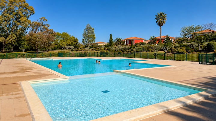 T2 4 Pers, Piscine, Plage à 8 Min, Parking Privée - Fréjus
