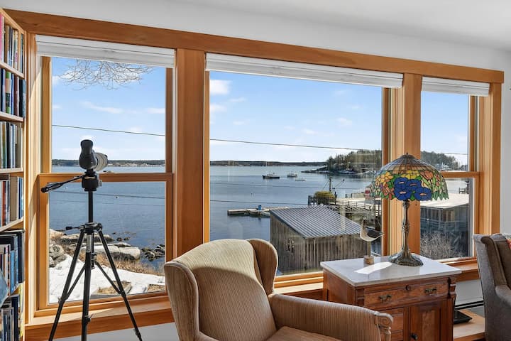 Quintessential Maine Waterfront Home - Bath, ME
