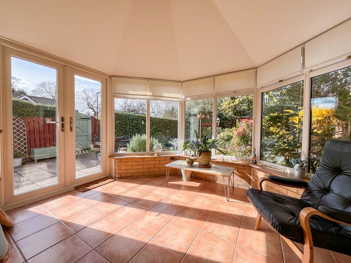 2 Bedroomed House Situated In Solihull . - Solihull