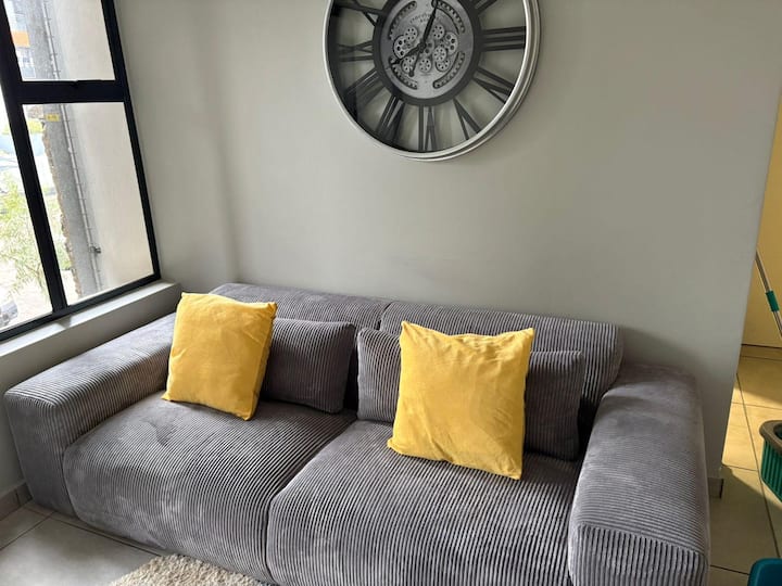 Cosy One Bed Apartment With Plenty Of Character - Kempton Park