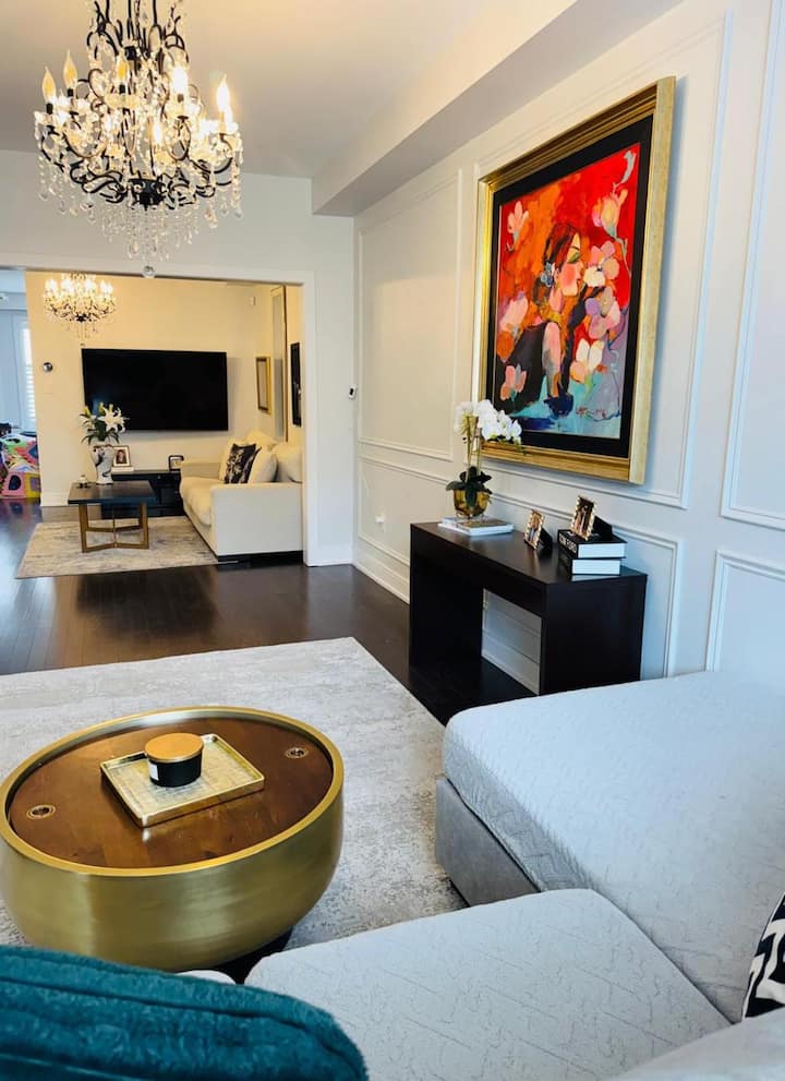 Elegant Port Credit Escape | Lakefront & Dining - Mississauga