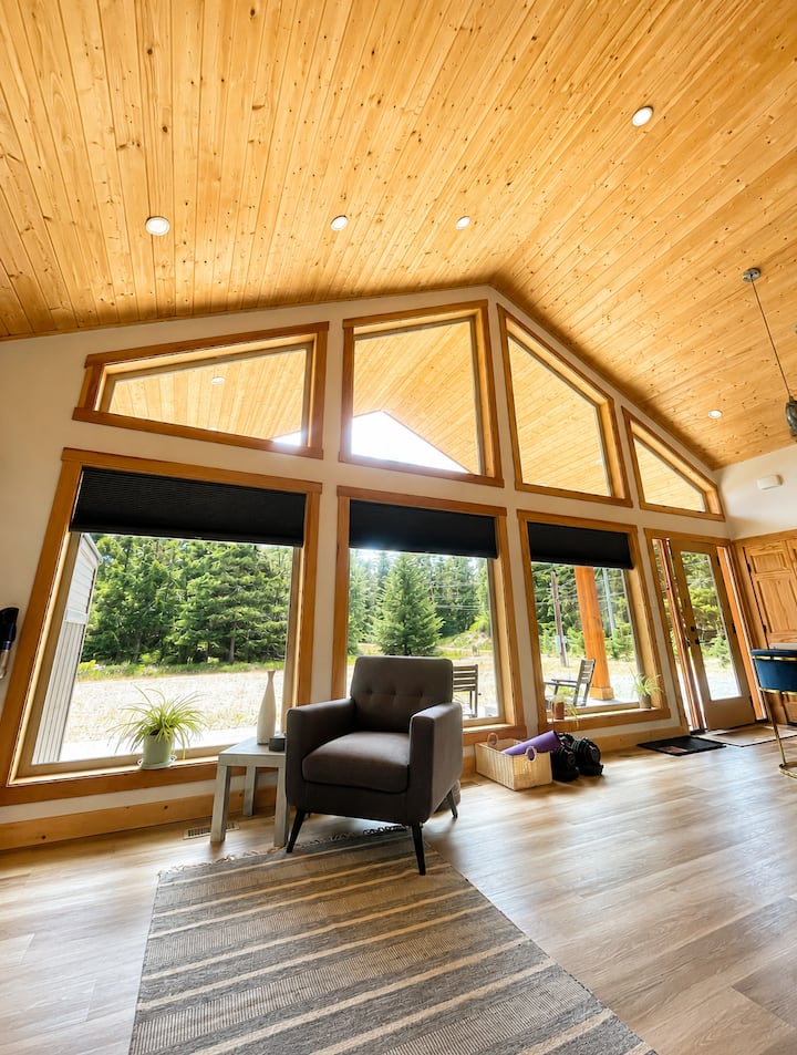 The Sand Pines Chalet - Comox