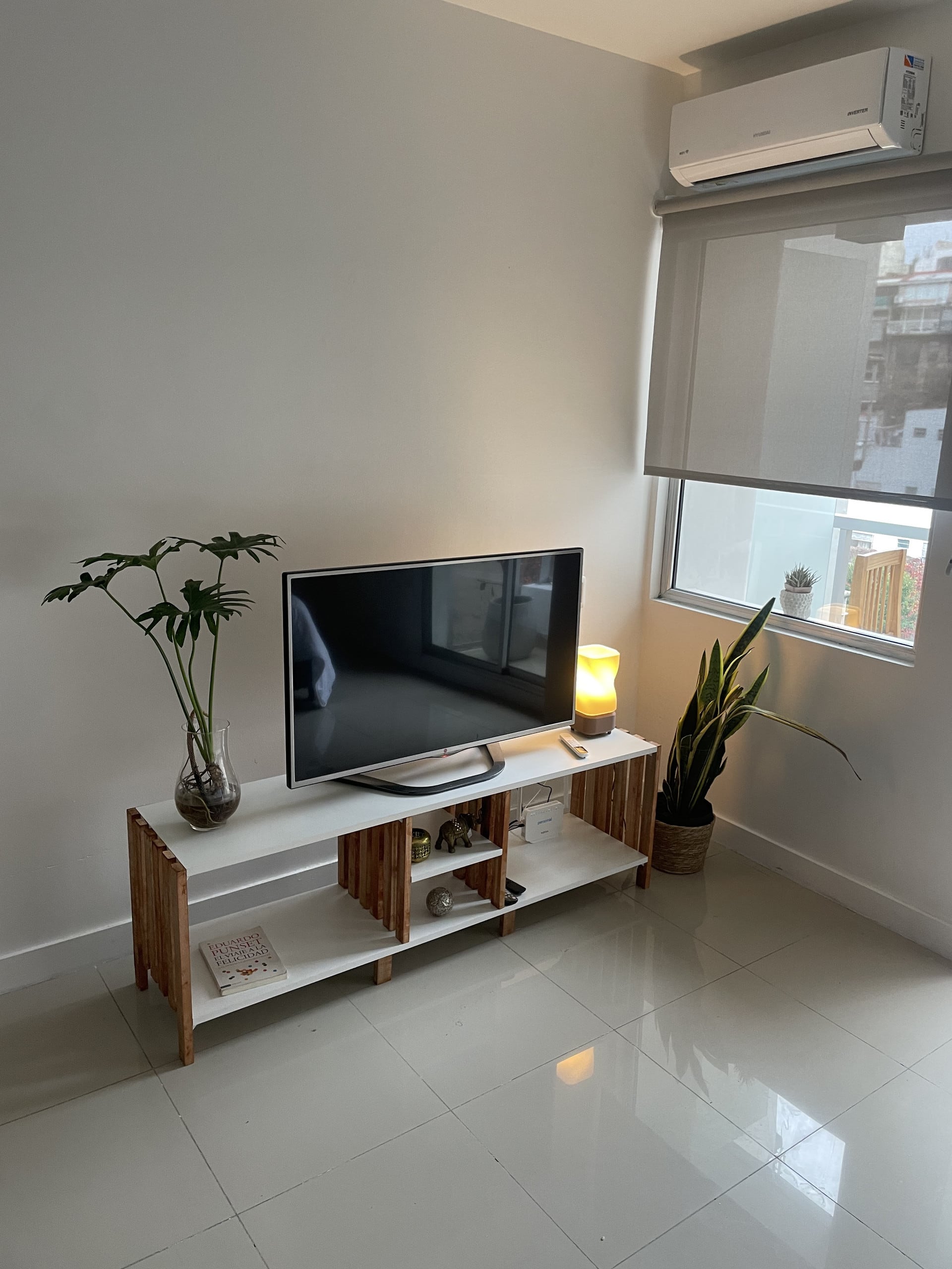 Studio z balkonem i basenem