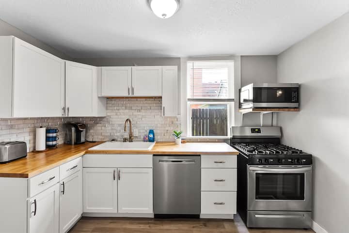 Chef's 1bd · Pet Friendly, Parkview & Downtown - Fort Wayne, IN